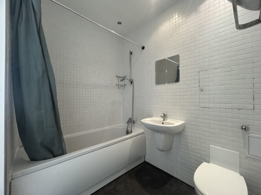 Apartment in Manchester - More