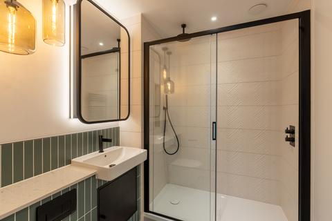 2 bedroom flat to rent, Greenleaf Walk, Southall UB1