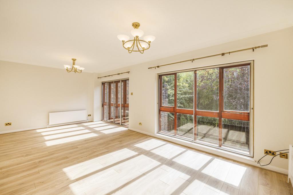 House in Northwood - View 2