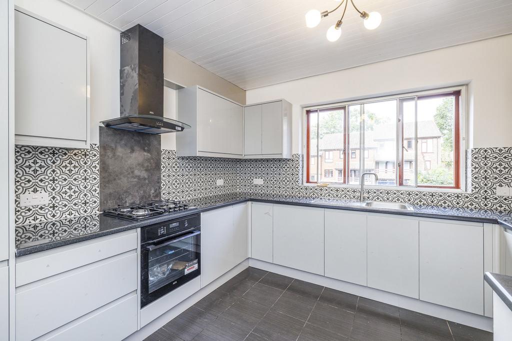 House in Northwood - View 3