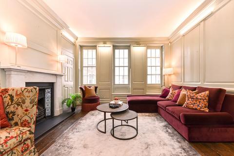 4 bedroom terraced house to rent, Townhouse, D'arblay Street, Soho, W1F