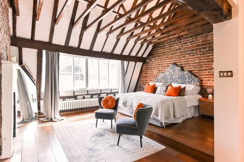 4 bedroom terraced house to rent, Townhouse, D'arblay Street, Soho, W1F