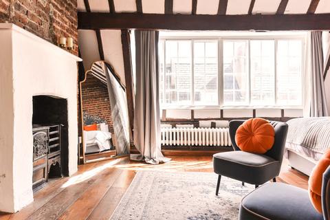 4 bedroom terraced house to rent, Townhouse, D'arblay Street, Soho, W1F