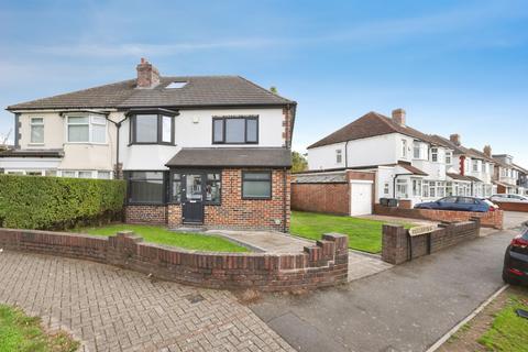 5 bedroom semi-detached house for sale