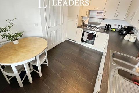 3 bedroom terraced house to rent, First Oak Drive, Clipstone Village, NG21