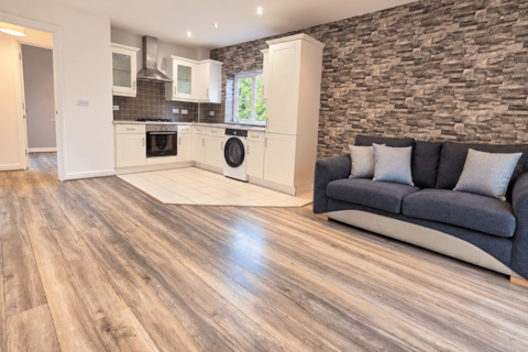 2 bedroom flat to rent, Pembury Avenue, Longford, Coventry, CV6
