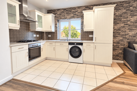 2 bedroom flat to rent, Pembury Avenue, Longford, Coventry, CV6