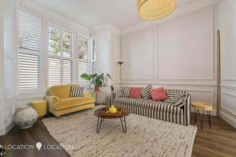 3 bedroom apartment to rent, Evering Road, London, E5