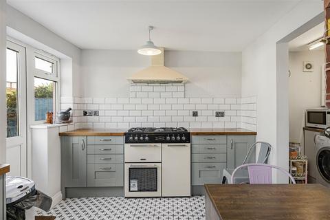 4 bedroom semi-detached house for sale, Erskine Road, Sutton