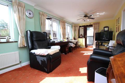 2 bedroom ground floor flat for sale, 431-441 Wimborne Road, Oakdale, Poole, BH15
