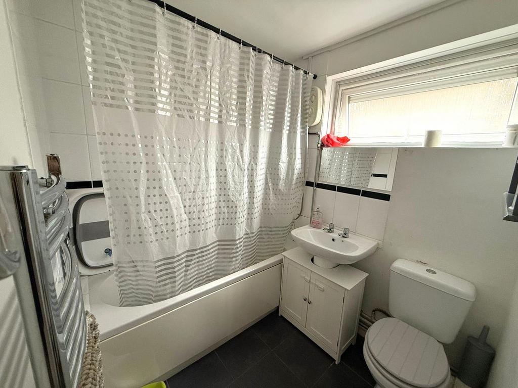 Apartment in Cardiff - View 5
