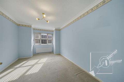1 bedroom retirement property for sale, St James Oaks, Trafalgar Road, Gravesend