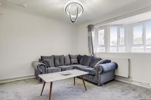 3 bedroom flat to rent, Charles Square, Old Street, London N1