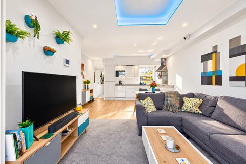 1 bedroom ground floor flat for sale, Landor Road, London