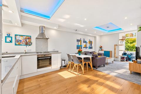 1 bedroom ground floor flat for sale, Landor Road, London
