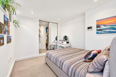 1 bedroom ground floor flat for sale, Landor Road, London