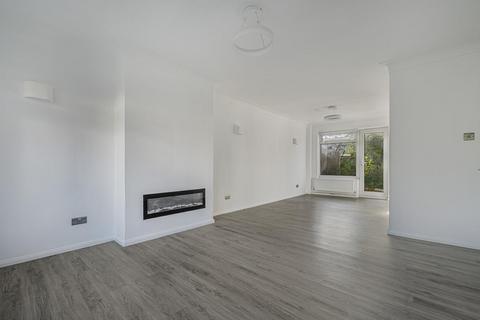 3 bedroom semi-detached house for sale, Waverley Close, Bromley