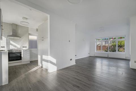 3 bedroom semi-detached house for sale, Waverley Close, Bromley