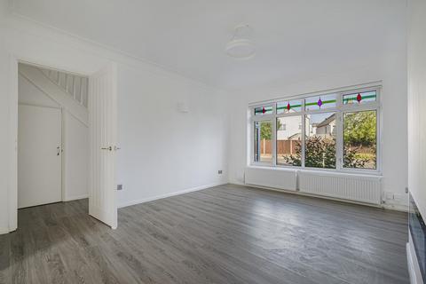 3 bedroom semi-detached house for sale, Waverley Close, Bromley