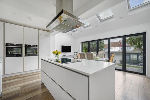 4 bedroom semi-detached house for sale, Widmore Lodge Road, Bromley