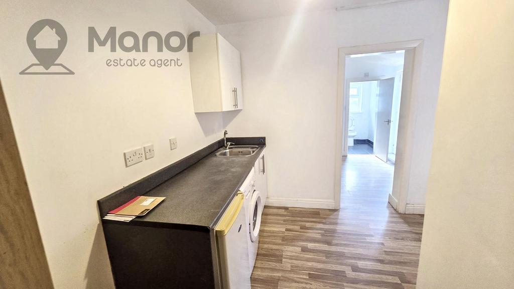 Apartment in London, Gidea Park - View 4