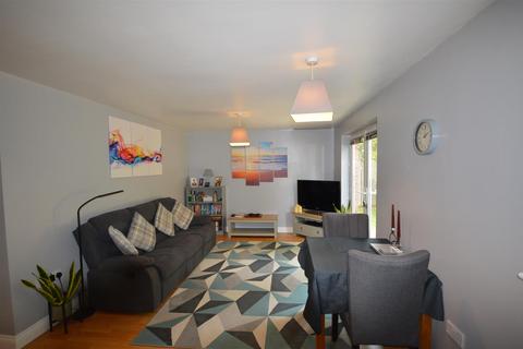 2 bedroom apartment to rent, Blenheim Square, Lincoln
