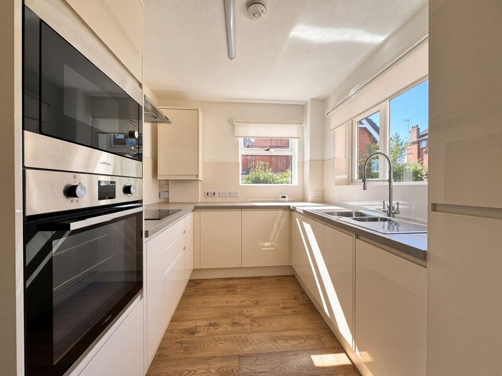 Apartment in WESTBOURNE - View 2