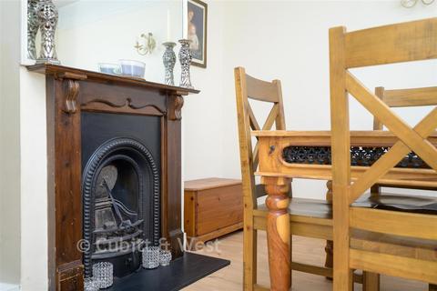 3 bedroom semi-detached house for sale, Beechwood Gardens, Caterham CR3