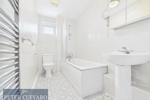 1 bedroom flat for sale, Francis Road, Ware SG12