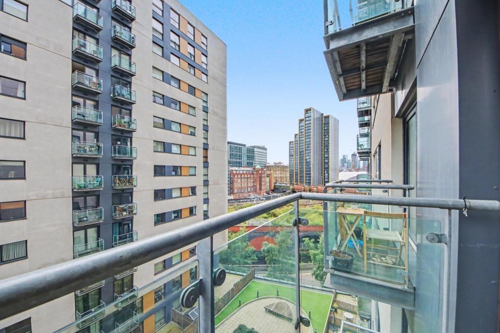 Apartment in Manchester, Greater Manchester - View 2