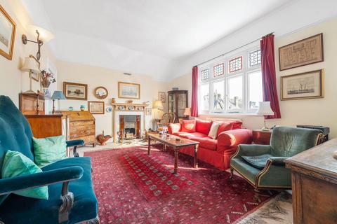 3 bedroom flat for sale, Palace Road, SW2