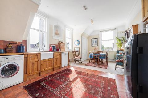 3 bedroom flat for sale, Palace Road, SW2