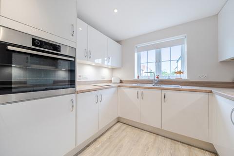 3 bedroom semi-detached house for sale, Damson Drive, Halstead, Sevenoaks, Kent, TN14