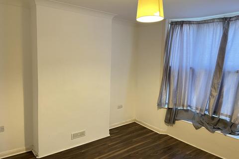 2 bedroom house to rent, York Road, Kent CT1