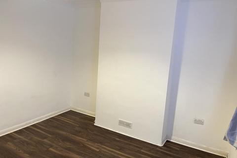2 bedroom house to rent, York Road, Kent CT1