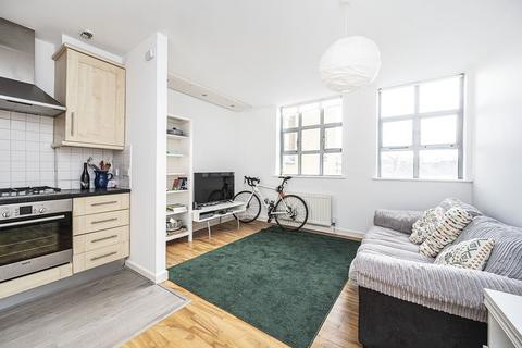 1 bedroom flat for sale, Somerford Grove, Stoke Newington, London, N16