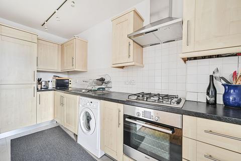 1 bedroom flat for sale, Somerford Grove, Stoke Newington, London, N16