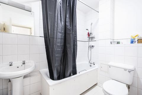 1 bedroom flat for sale, Somerford Grove, Stoke Newington, London, N16