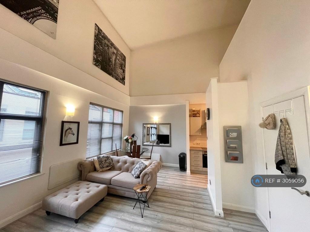 Apartment in Manchester, Greater Manchester - View 4
