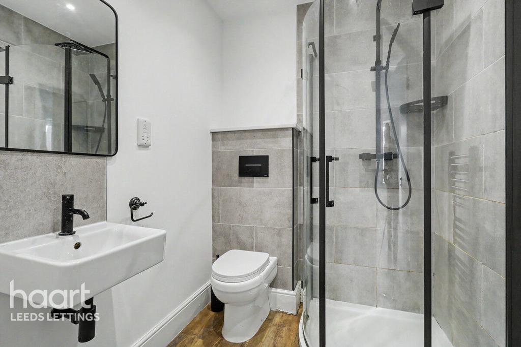 House in Leeds, Leylands, Lovell Park - View 5
