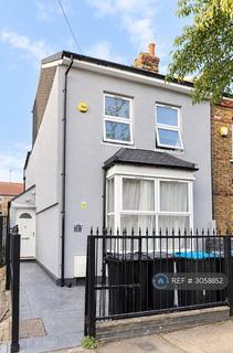 1 bedroom in a house share to rent, Oatlands Road, Enfield, EN3