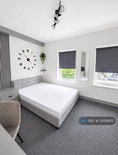 1 bedroom in a house share to rent, Oatlands Road, Enfield, EN3