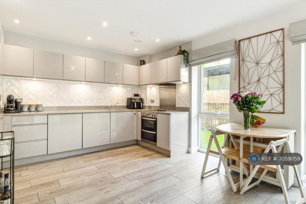 Apartment in London, St Clements, Bow - View 4