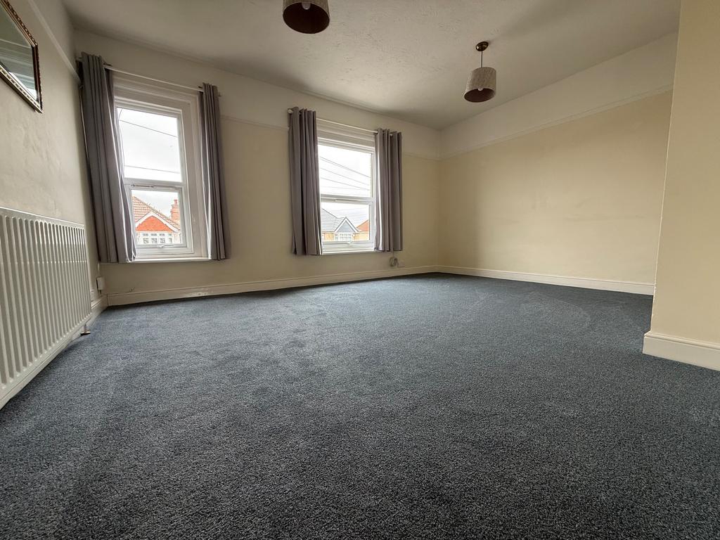 Apartment in Southampton, Sholing Common - View 2