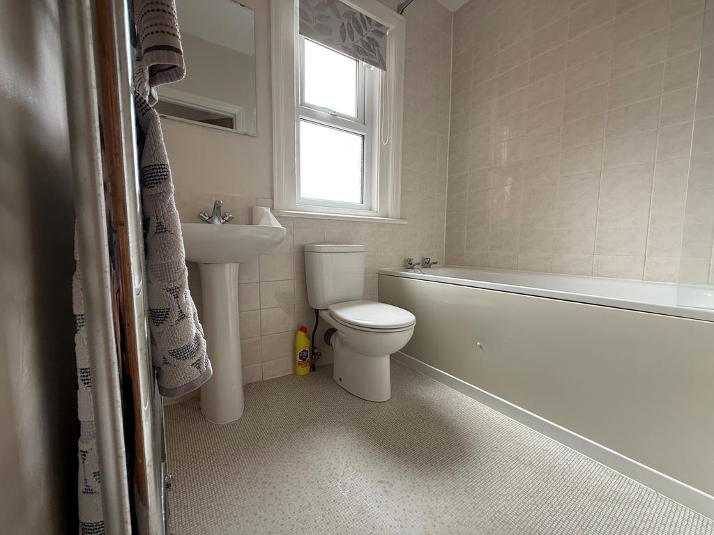 Apartment in Southampton, Sholing Common - More