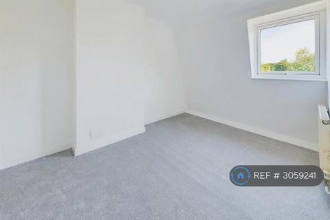 3 bedroom semi-detached house to rent, Henniker Road, Ipswich, IP1