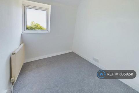 3 bedroom semi-detached house to rent, Henniker Road, Ipswich, IP1