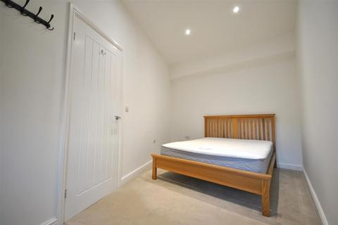 1 bedroom house to rent, Crackwell Street, Tenby
