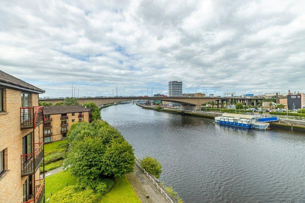 Apartment in Glasgow, The Waterfront, Kingston - View 2