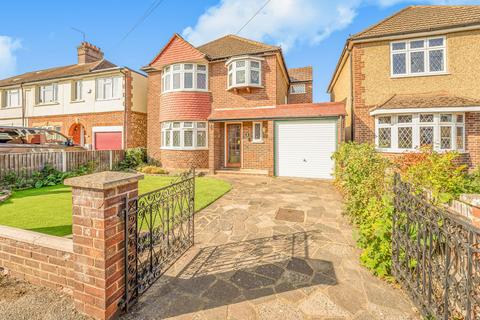 3 bedroom detached house for sale, Penton Avenue, Staines-upon-Thames, TW18